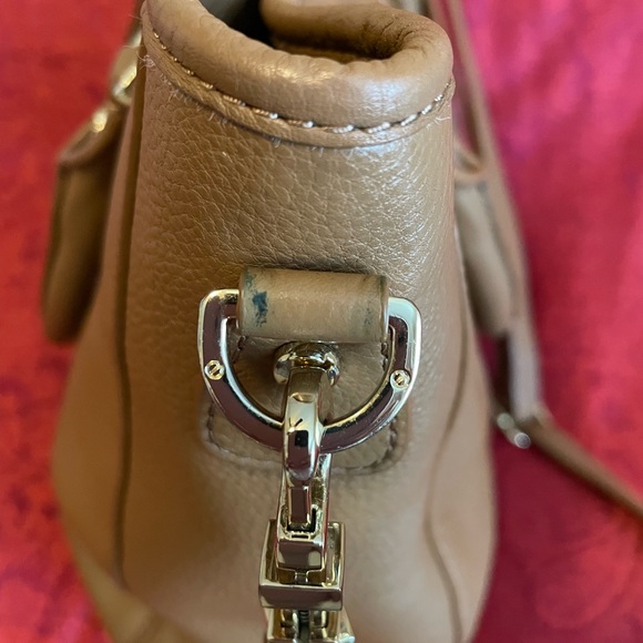 Tory Burch Amanda Leather Crossbody Handbag - Picture 3 of 6